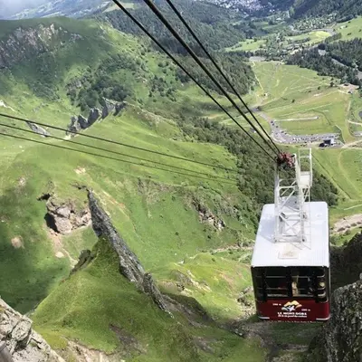 Vue générale sur la montagne ou vue sur la montagne depuis l'appartement