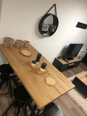 Télévision ou salle de divertissement dans l'établissement Logement à Brive proche centre-ville et campagne - climatisation, Wifi, coin exterieur et parking privés