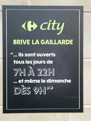 Certificat, récompense, panneau ou autre document affiché dans l'établissement Logement à Brive avec terrasse et climatisation près du centre-ville et de la gare - Fibre internet et stationnements gratuits