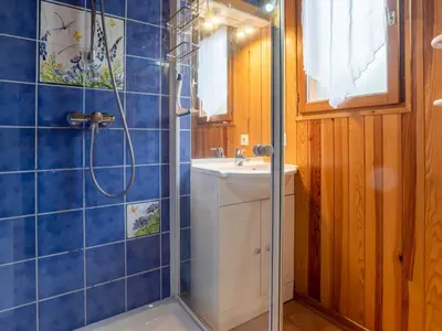 Salle de bains dans l'établissement Holiday Home L'Aubépine by Interhome