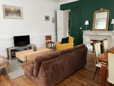 Coin salon dans l'établissement La Villa Louana 2 Charme de l'ancien au cœur de ville