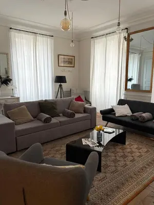 Coin salon dans l'établissement La Villa Louana 2 Charme de l'ancien au cœur de ville