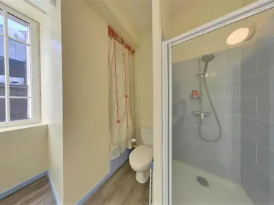 Salle de bains dans l'établissement Charmant T2 Hyper Centre avec Balcon et WIFI - FR-1-608-225