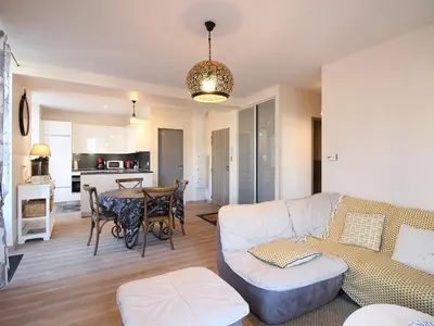 Cuisine ou kitchenette dans l'établissement T3 à La Bourboule avec parking et WiFi - Idéal pour 4 personnes - FR-1-608-226