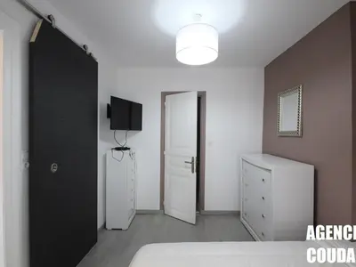 Télévision ou salle de divertissement dans l'établissement T3 charmant au Mont-Dore hyper centre - animaux acceptés - FR-1-608-227