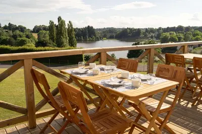 Balcon ou terrasse dans l'établissement Brit Hotel Confort - La Tour Blanche