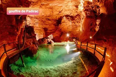 Piscine de l'établissement Gite avec charme entre Collonges la rouge-Turenne ou située à proximité