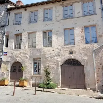 MAISON GAY LUSSAC St LEONARD DE NOBLAT