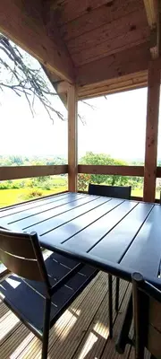 Tennis de table au sein de l'établissement Les Chalets de La Vialette ou à proximité