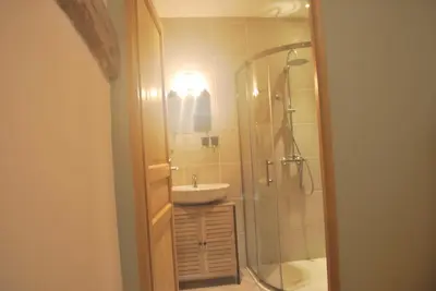 Salle de bains dans l'établissement Veyrinas 43
