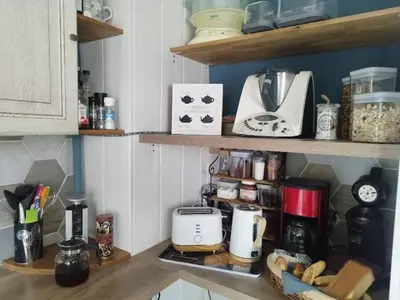 Cuisine ou kitchenette dans l'établissement Le Passage du Faubourg, agréable T3 en duplex de 120m2
