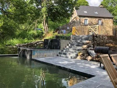 Jardin de l'établissement Bellevue de Terrou with natural pool