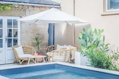 Piscine de l'établissement Maison Victoire ou située à proximité