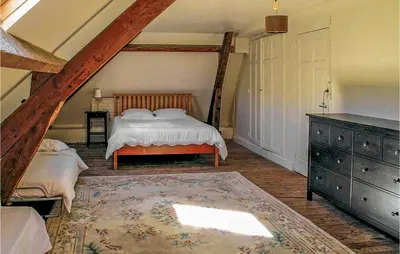 Un ou plusieurs lits dans un hébergement de l'établissement Amazing Home In Terrasson-Lavilledieu