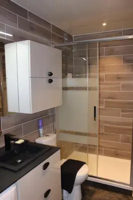 Salle de bains dans l'établissement Un petit coin de paradis à Super Besse