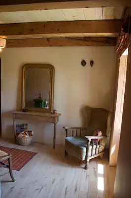 Coin salon dans l'établissement Chez de Vergne