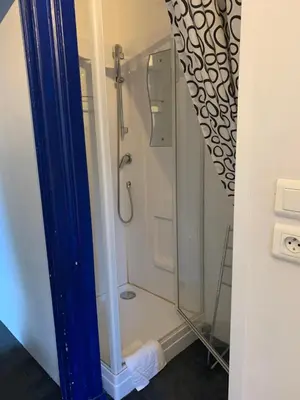 Salle de bains dans l'établissement Le Pourquoi pas