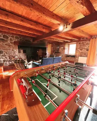 Billard dans l'établissement L'Impradine, grand gîte vue et nature splendides