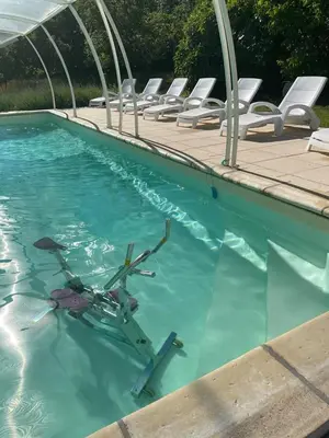 Piscine de l'établissement Les Oiseaux de Passage ou située à proximité