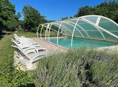 Piscine de l'établissement Les Oiseaux de Passage ou située à proximité