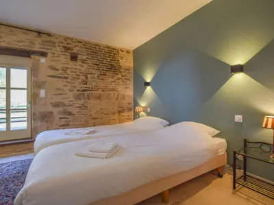 Un ou plusieurs lits dans un hébergement de l'établissement Cosy cottage in St Medard D'excideuil with pool