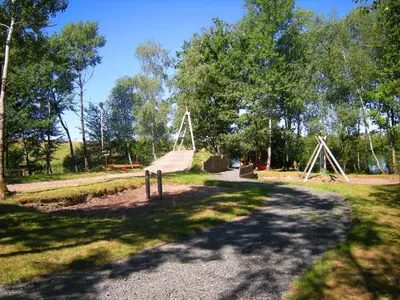 Aire de jeux pour enfants de l'établissement Cosy cottage in St Medard D'excideuil with pool