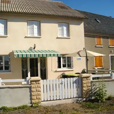 Maison de charme à Valuéjols avec vue sur les montagnes
