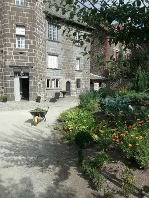 Jardin de l'établissement Maison du Chevalier des Huttes - Table et Chambres d'hôtes