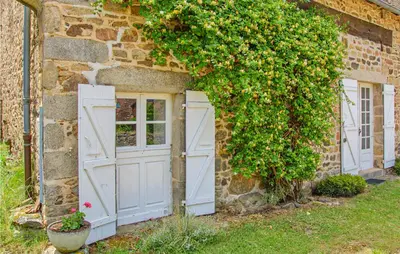 Jardin de l'établissement Nice Home In Janailhac With Wifi