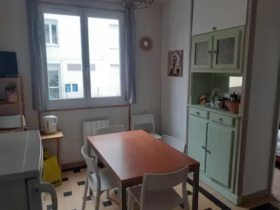 Cuisine ou kitchenette dans l'établissement Appart agréable, fonctionnel ! Proche commerces !