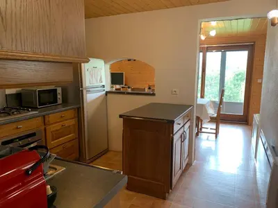 Cuisine ou kitchenette dans l'établissement Chalet- Capacité 8/10 pers au cœur de la station