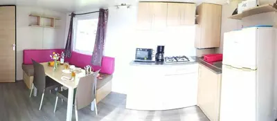 Cuisine ou kitchenette dans l'établissement Complexe Touristique La Montagne Limousine