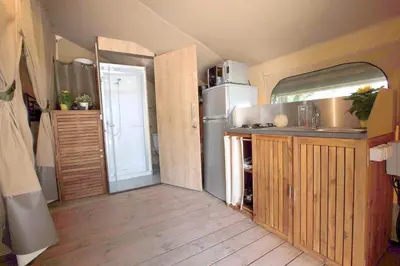 Cuisine ou kitchenette dans l'établissement Domaine des Etangs de Taysse