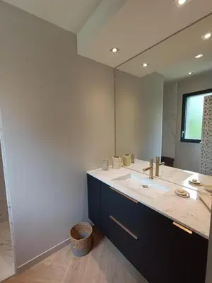 Salle de bains dans l'établissement Villa reposante près de Vayrac avec piscine privée