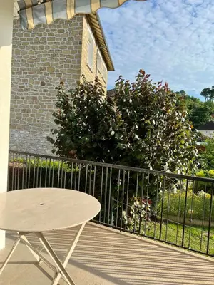 Balcon ou terrasse dans l'établissement Villa Quintel -Proche gare & centre -JardinBalcon