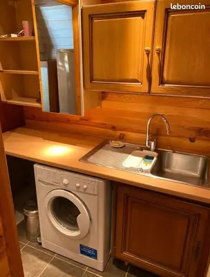 Cuisine ou kitchenette dans l'établissement Maison Auvergne volcan Puy Mary Claux Giraldès GR400