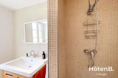 Salle de bains dans l'établissement T3 Duplex charme de l'ancien - coeur de ville
