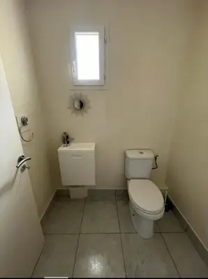 Salle de bains dans l'établissement Au pied de Lascaux
