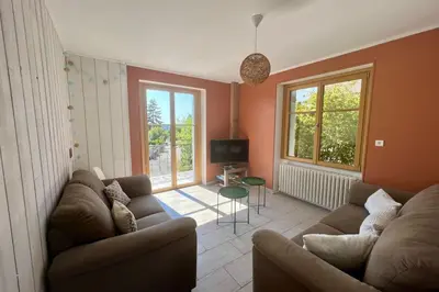 Coin salon dans l'établissement Villa La Baronnie - 11 pers - Proche Brive -Jardin