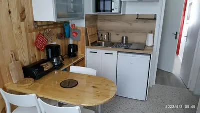 Cuisine ou kitchenette dans l'établissement Logement refait à neuf - Résidence - Chez Christian
