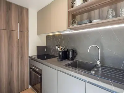 Cuisine ou kitchenette dans l'établissement Cottage on the edge of the fishing pond