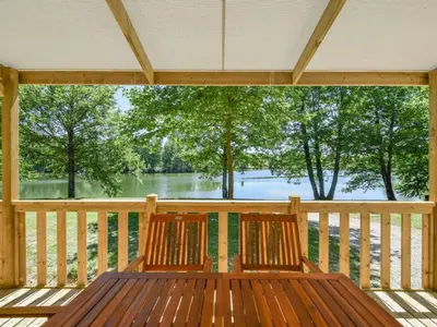 Vue sur la rivière ou le fleuve situé(e) à proximité de le chalet
