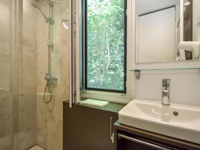Salle de bains dans l'établissement Cottage on the edge of the fishing pond
