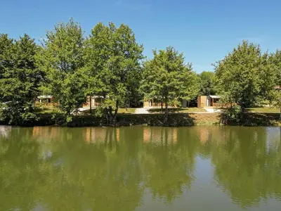 Vue sur la rivière ou le fleuve situé(e) à proximité de le chalet