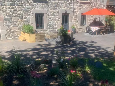 Jardin de l'établissement Gîte de la Couze pavin