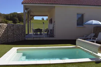 Piscine de l'établissement Gîte D&D avec piscine privative ou située à proximité