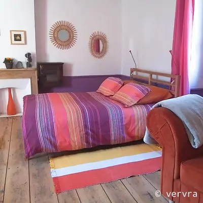 Un ou plusieurs lits dans un hébergement de l'établissement Domaine La Salvagie, chambres d'hôtes avec spa, sauna, piscine, massages