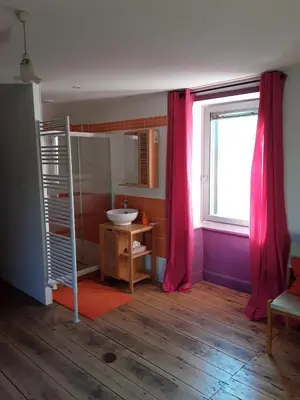 Cuisine ou kitchenette dans l'établissement Domaine La Salvagie, chambres d'hôtes avec spa, sauna, piscine, massages