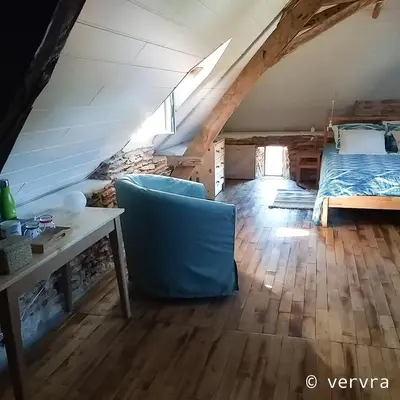 Un ou plusieurs lits dans un hébergement de l'établissement Domaine La Salvagie, chambres d'hôtes avec spa, sauna, piscine, massages