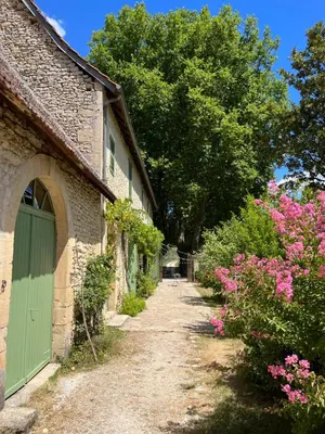 Jardin de l'établissement Le Clos Chalmon Chambre d'hôte